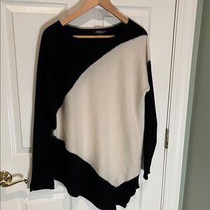 Saks Fifth Avenue Black and White Diagonal Cashmere Sweater, vintage 80s